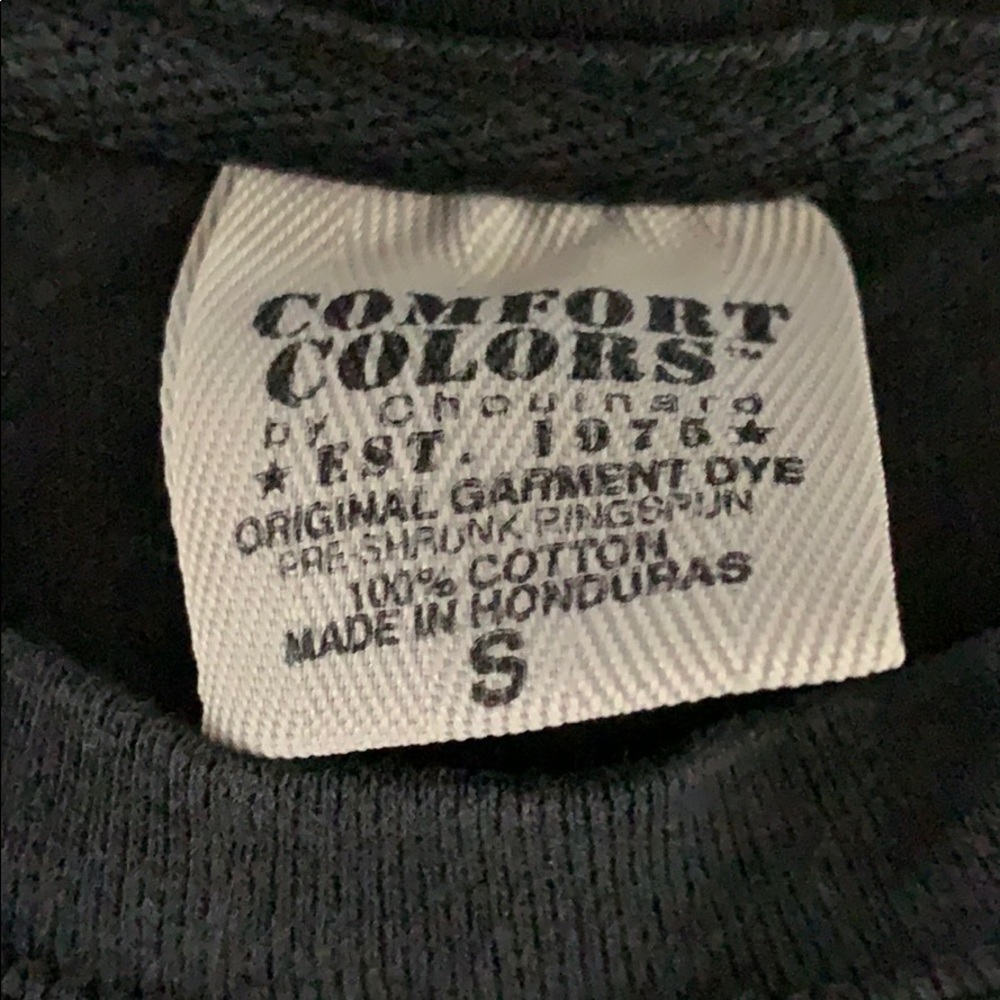 T-Shirt - Picture 3 of 4